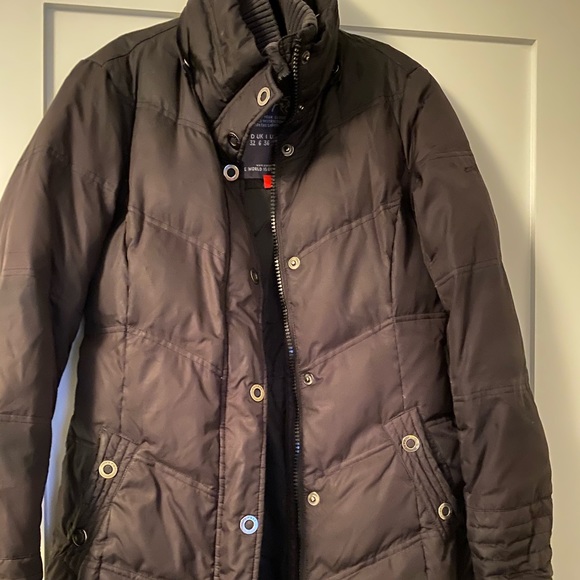 There is a little fade at the wrist sides. - Picture 4 of 4